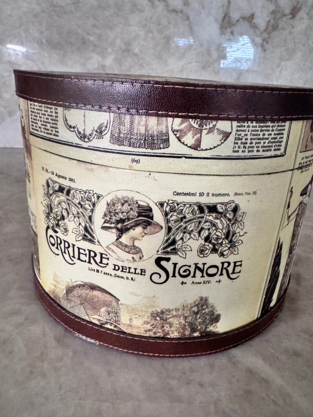 💖 Wooden Round Curio Box, Parisian Theme, 8.5” x 6” - Picture 9 of 15